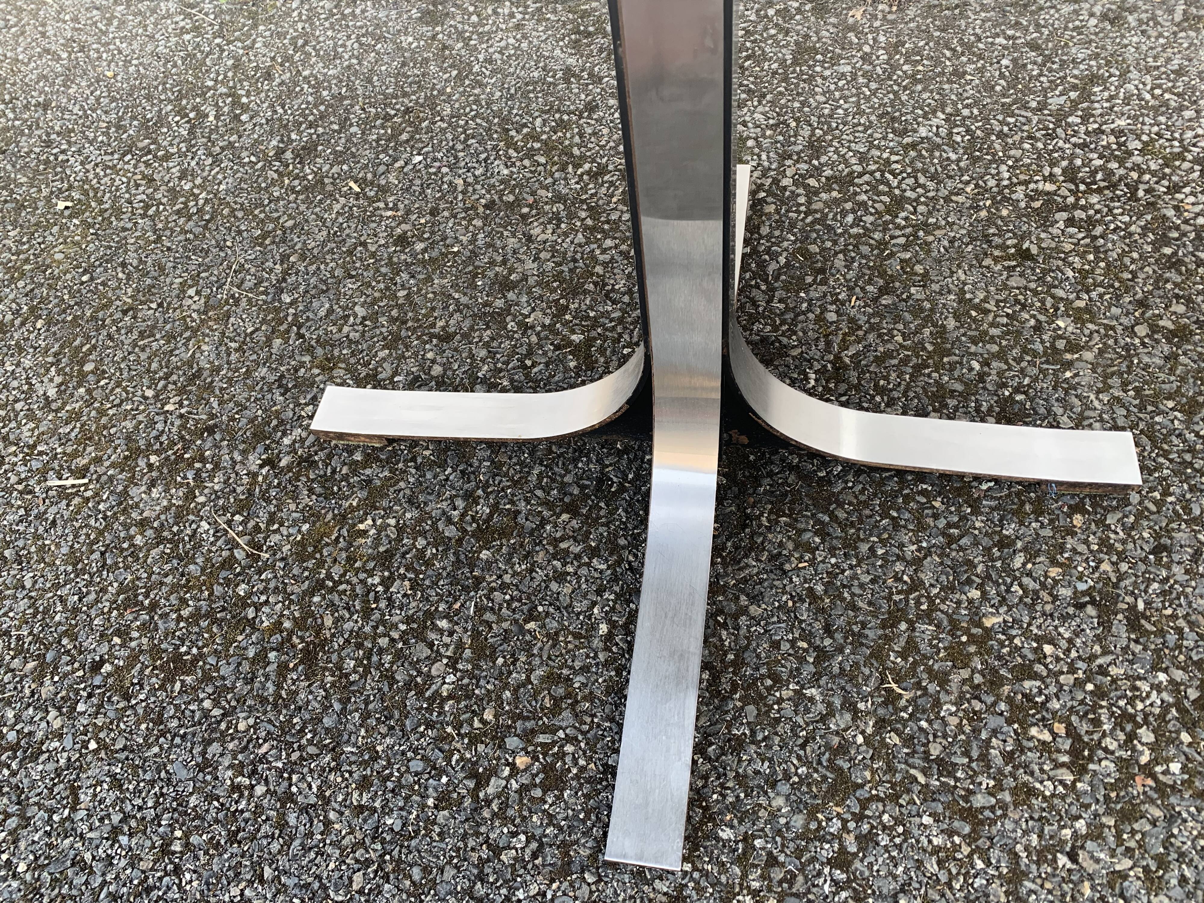 Tecno Osvaldo Borsani table 1970