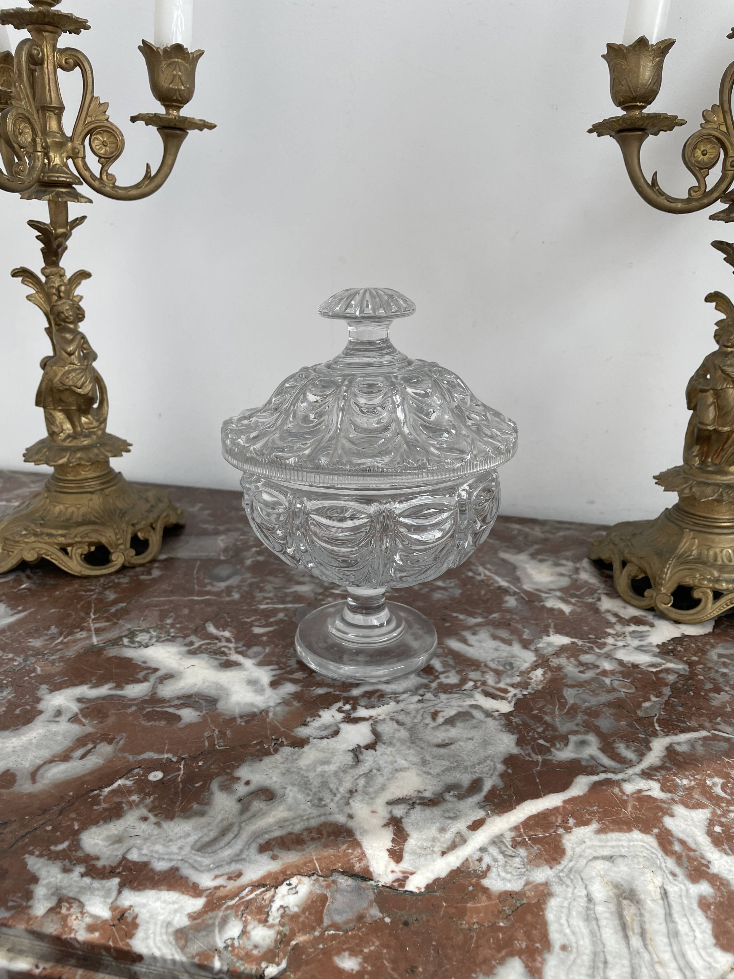 Moulded and cut crystal drageoir from Creusot Baccarat early 19th century