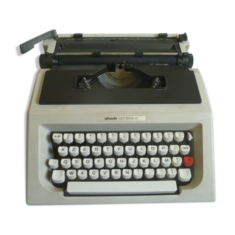 Machine a écrire Olivetti Lettera 41