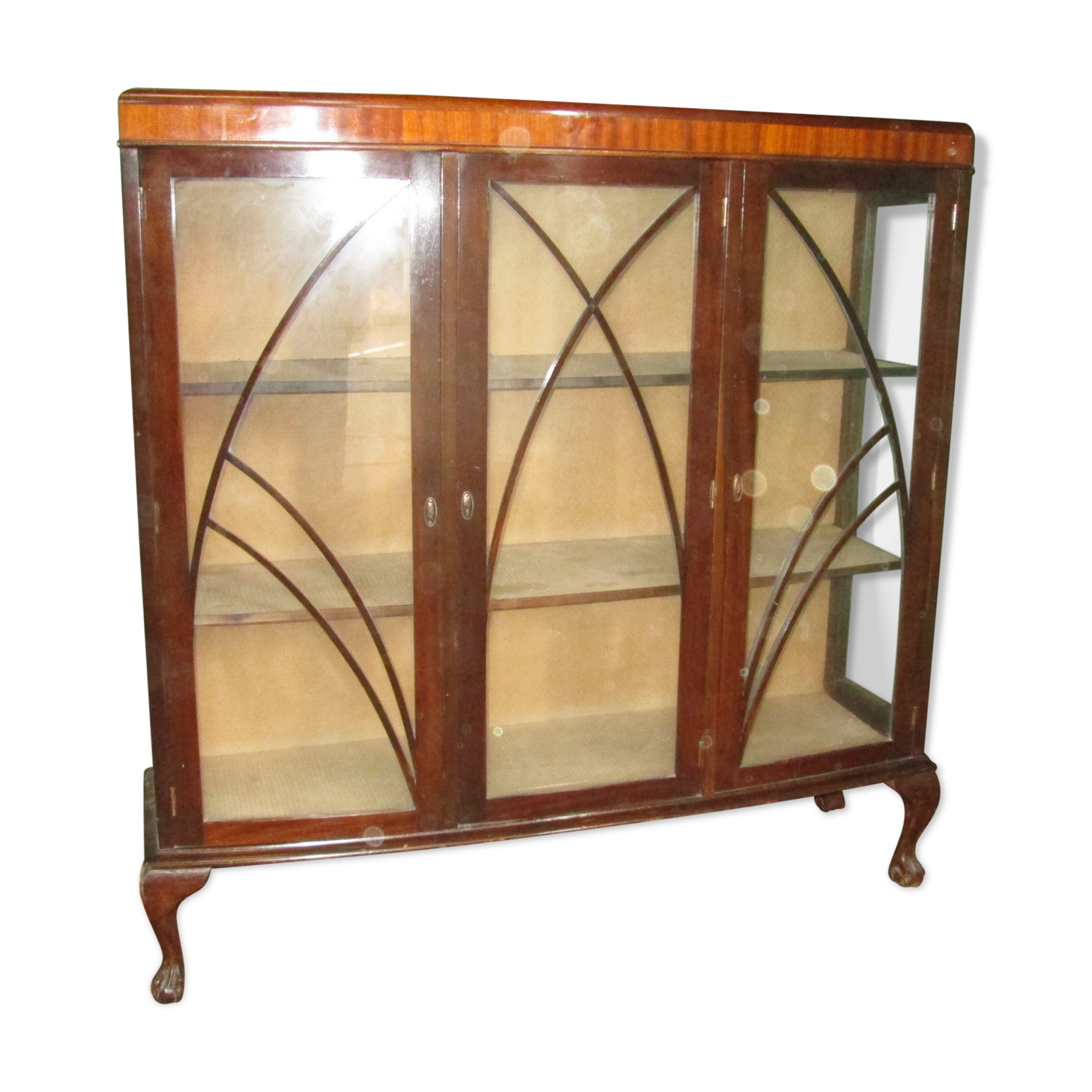 English mahogany showcase from 1920