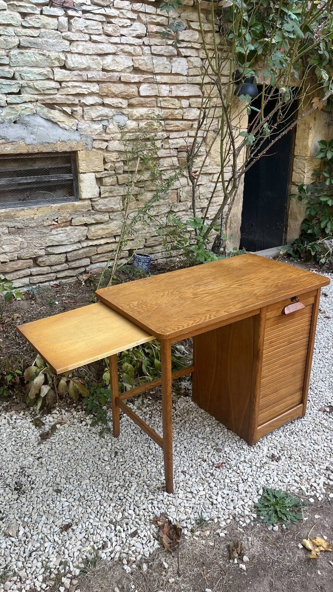 Vintage desk with curtain – wood – side shelf