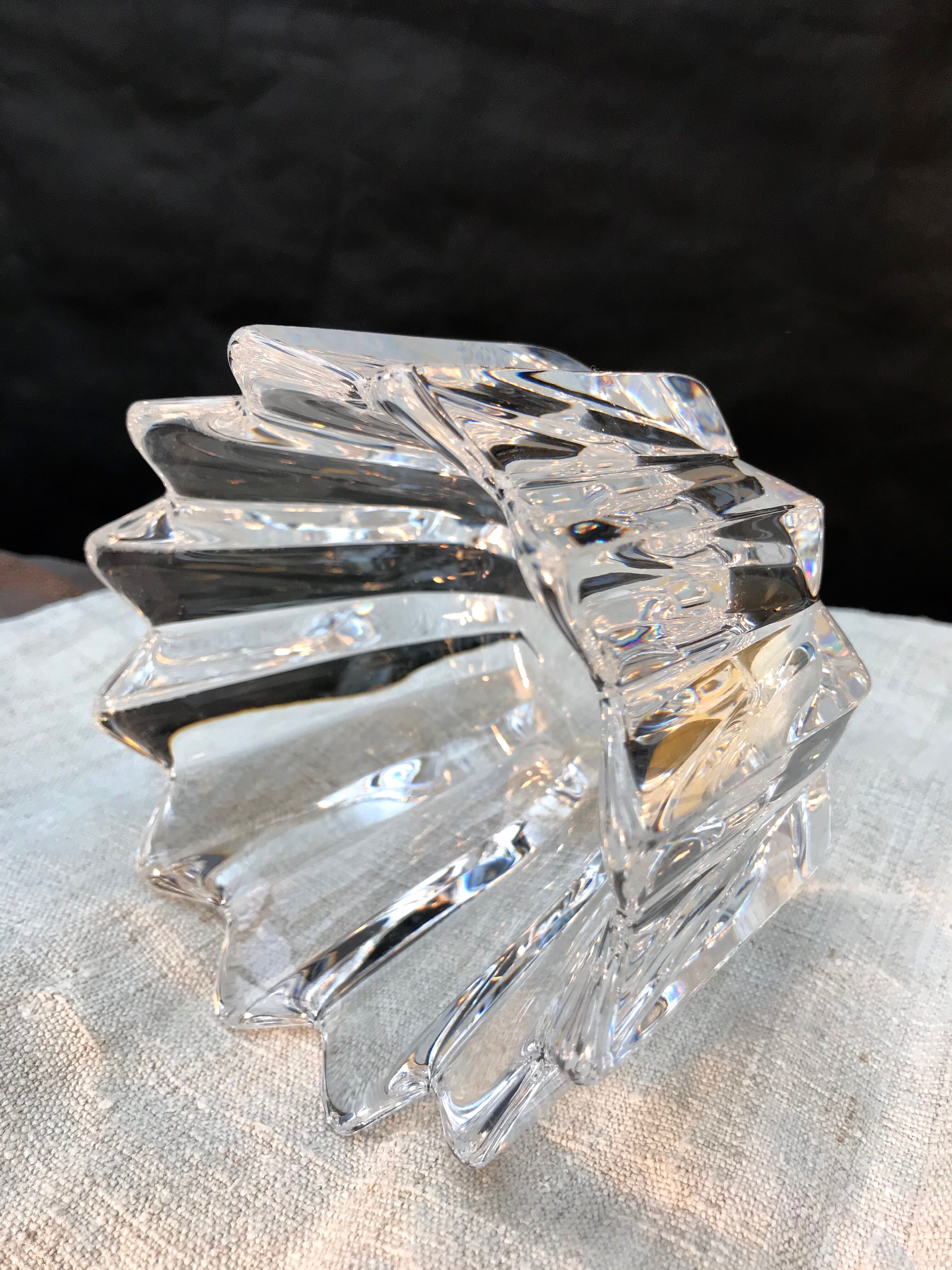 Small tulip pocket or signed crystal baguier, Scandinavian design by Jan Johanson Orrefors