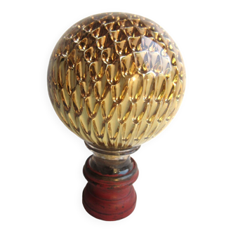Boule de rampe d'escalier en cristal baccarat, décor nid d'abeille doré
