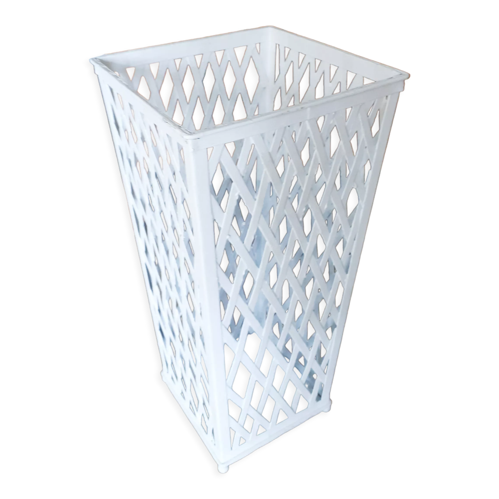 Openwork iron umbrella stand
