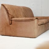 Cinna sofa. Circa 1970. Foam and "caramel" leather. 3 seats.