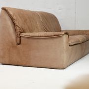 Cinna sofa. Circa 1970. Foam and "caramel" leather. 3 seats.