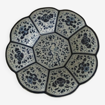 Delft earthenware polylobed dish.