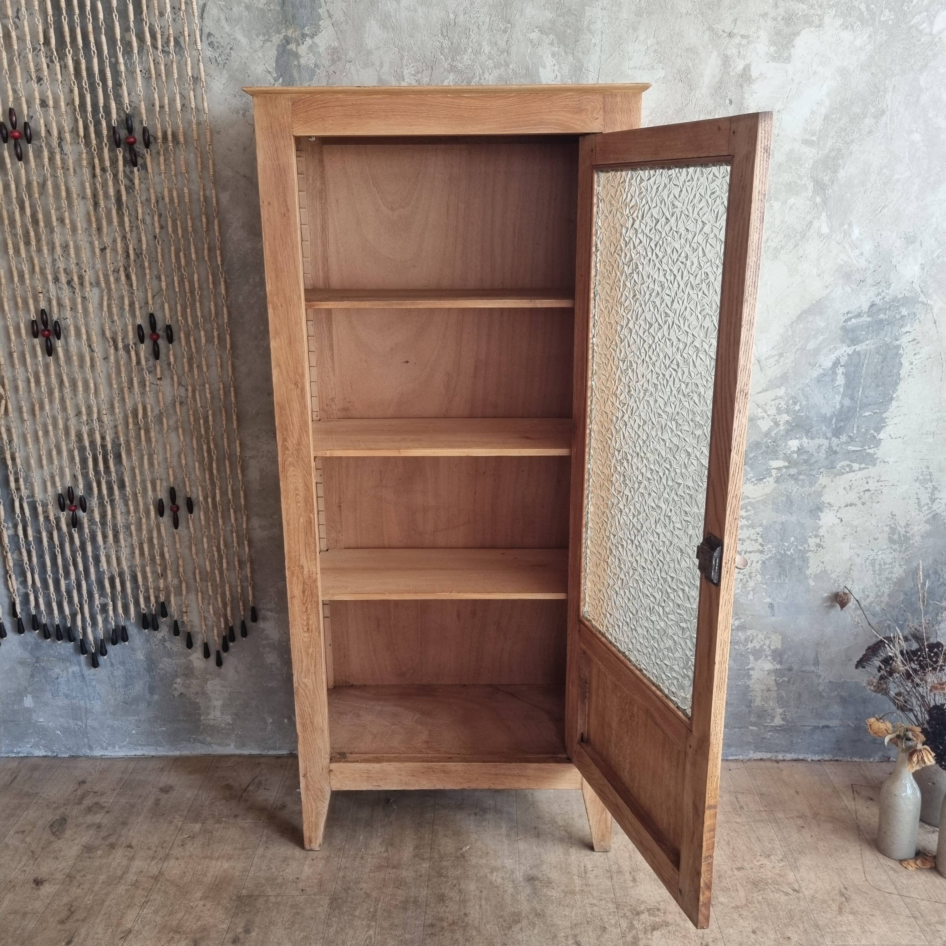 Glass cabinet