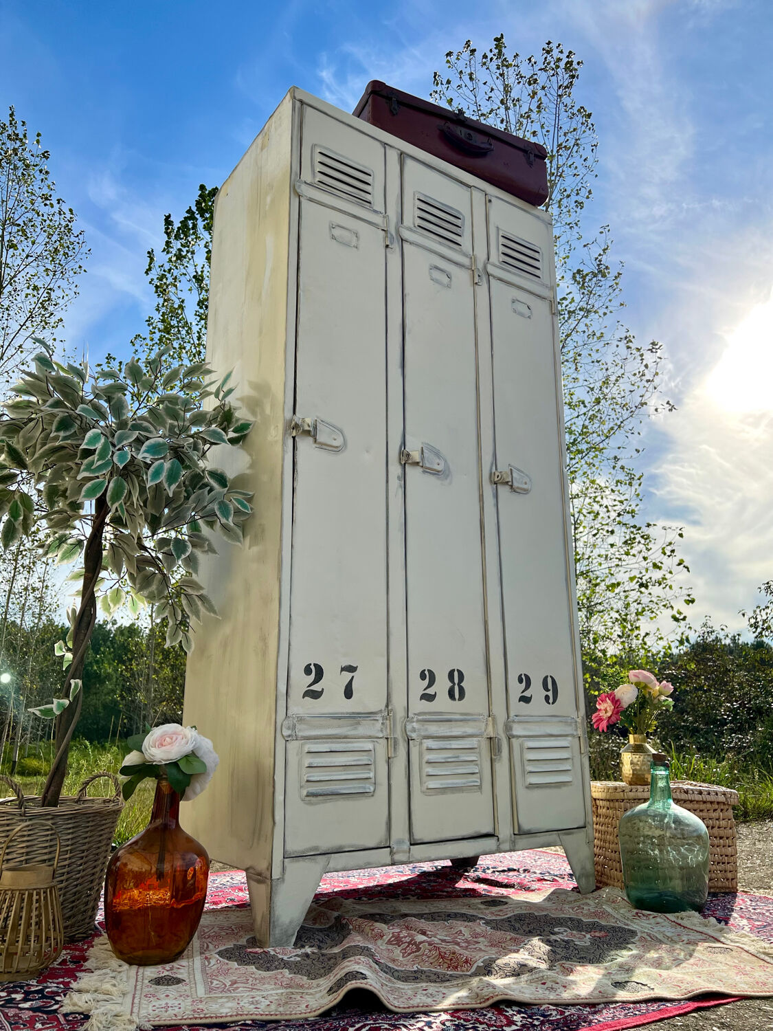 Industrial locker room