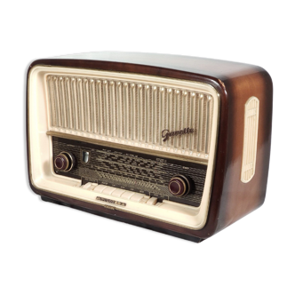 Vintage Bluetooth radio: Telefunken Gavotte 8 from 1957