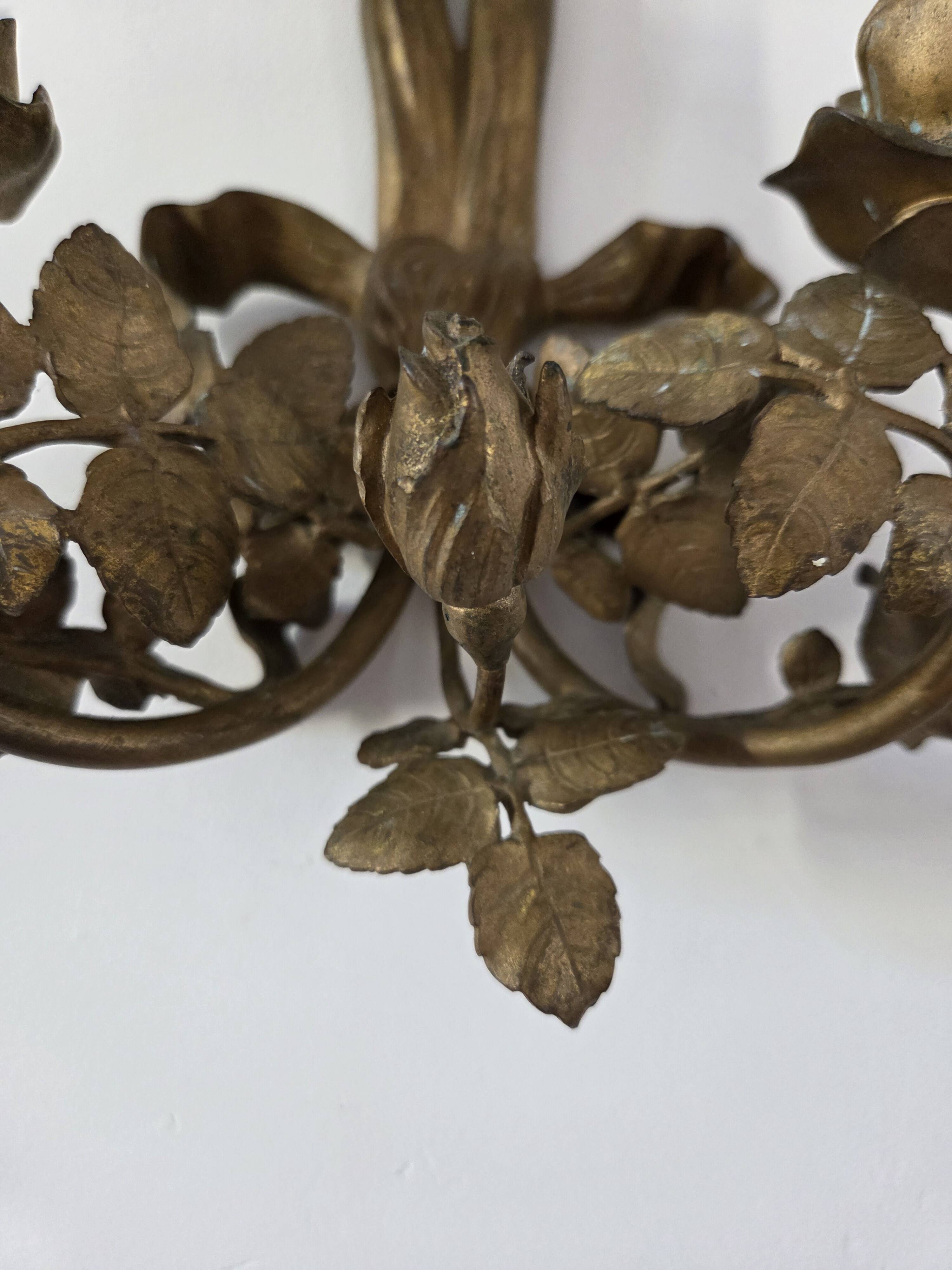 Bronze wall light in the Louis XVI style