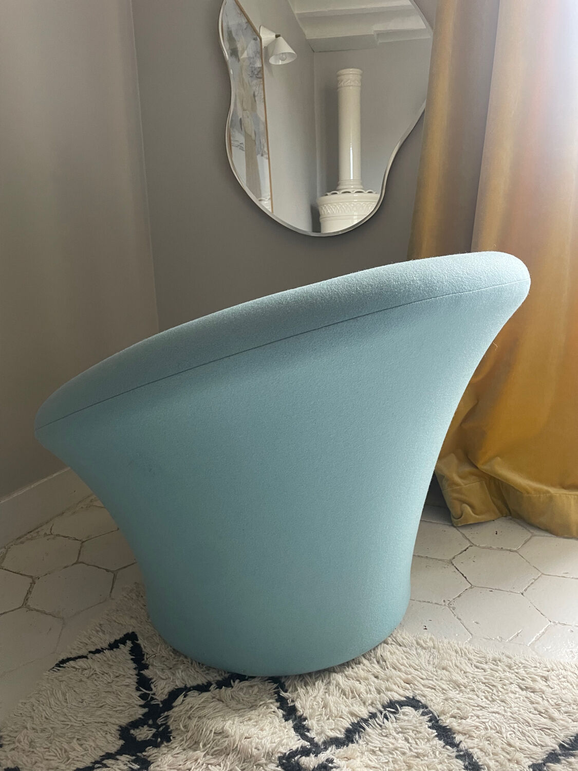 Mushroom armchair by Pierre Paulin