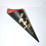 Cornet vase in "Chinese lacquer" floral Napoleon III black and red