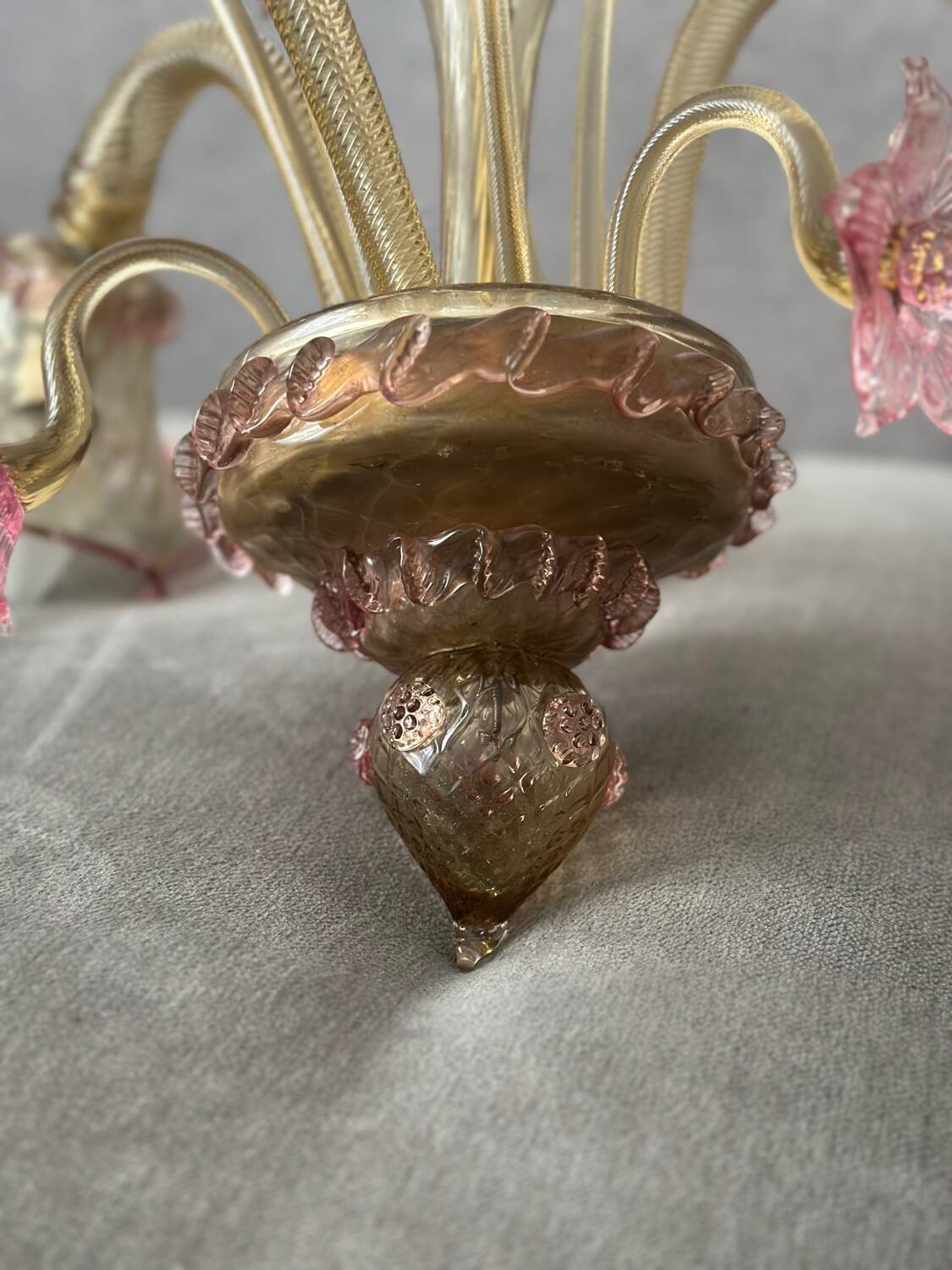 Murano glass chandelier Venetian flowers, circa 1950/1970 pink yellow