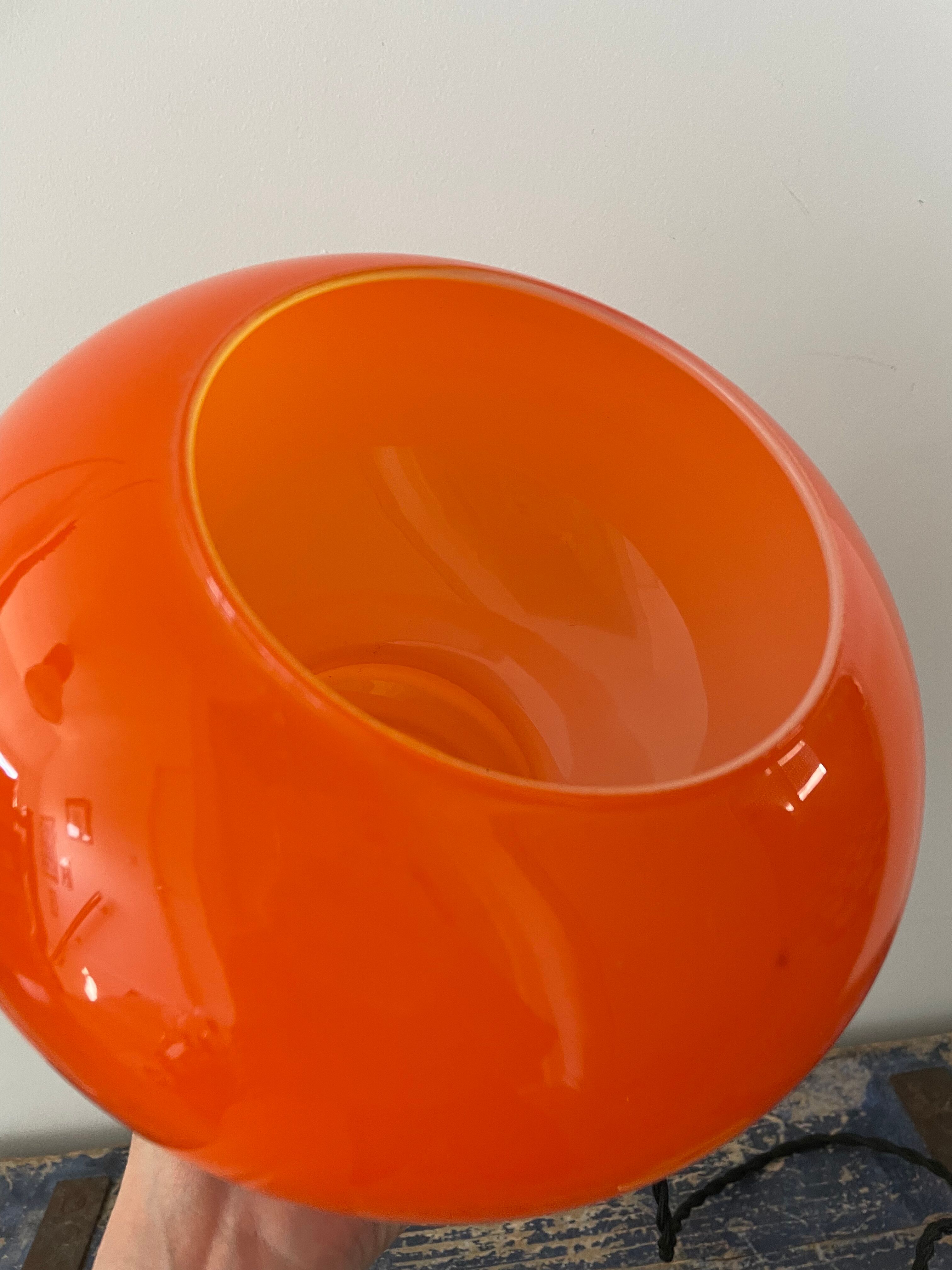 Suspension vintage en opaline orange électrifiée à neuf