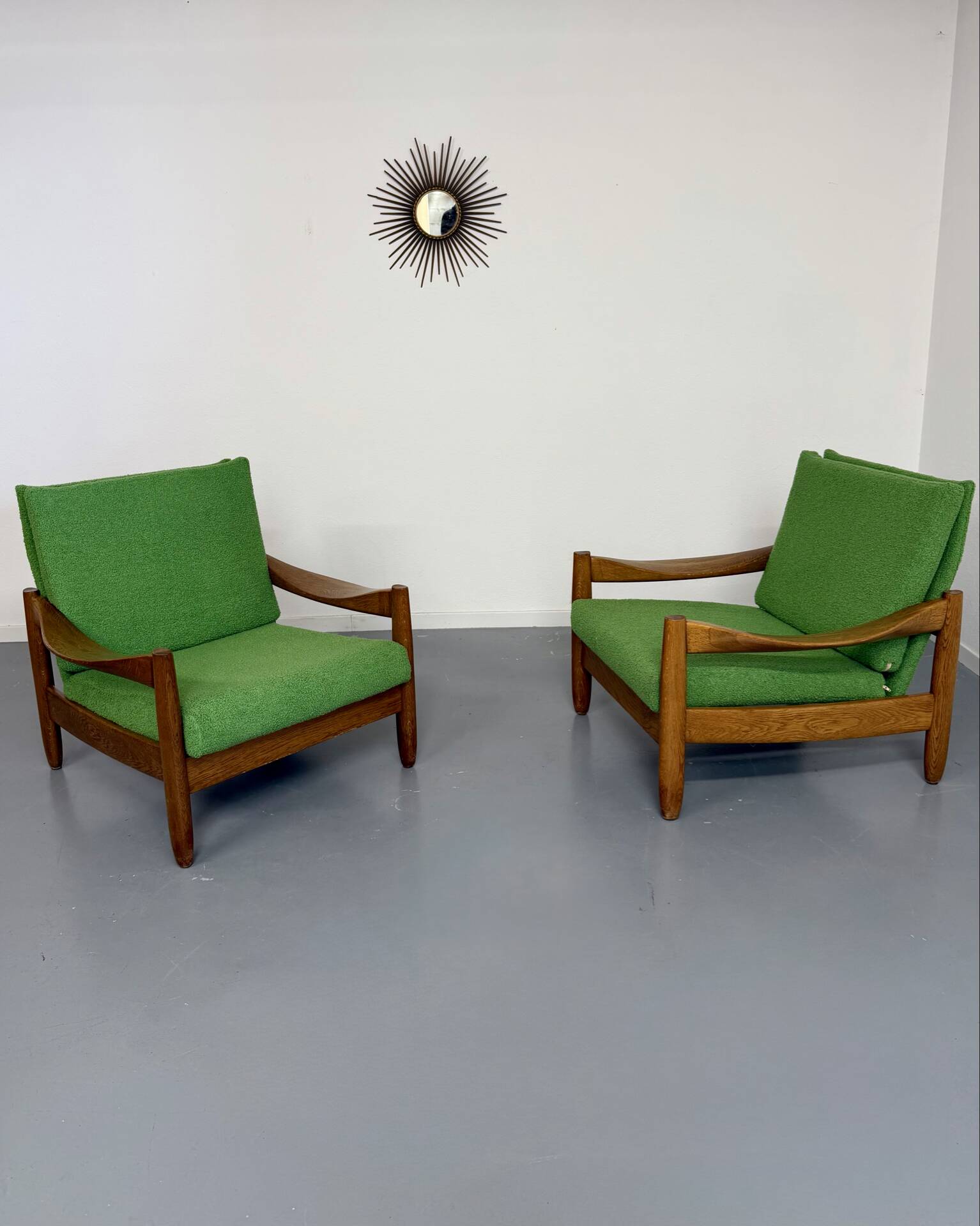 Lot of 2 vintage armchairs in solid oak with boucle fabric, Scandinavian design from the 70s.