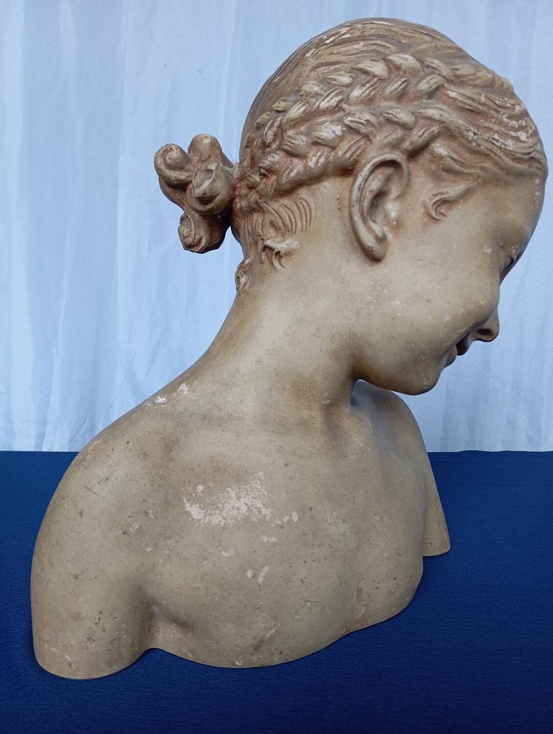 Buste de jeune fille « La rieuse »