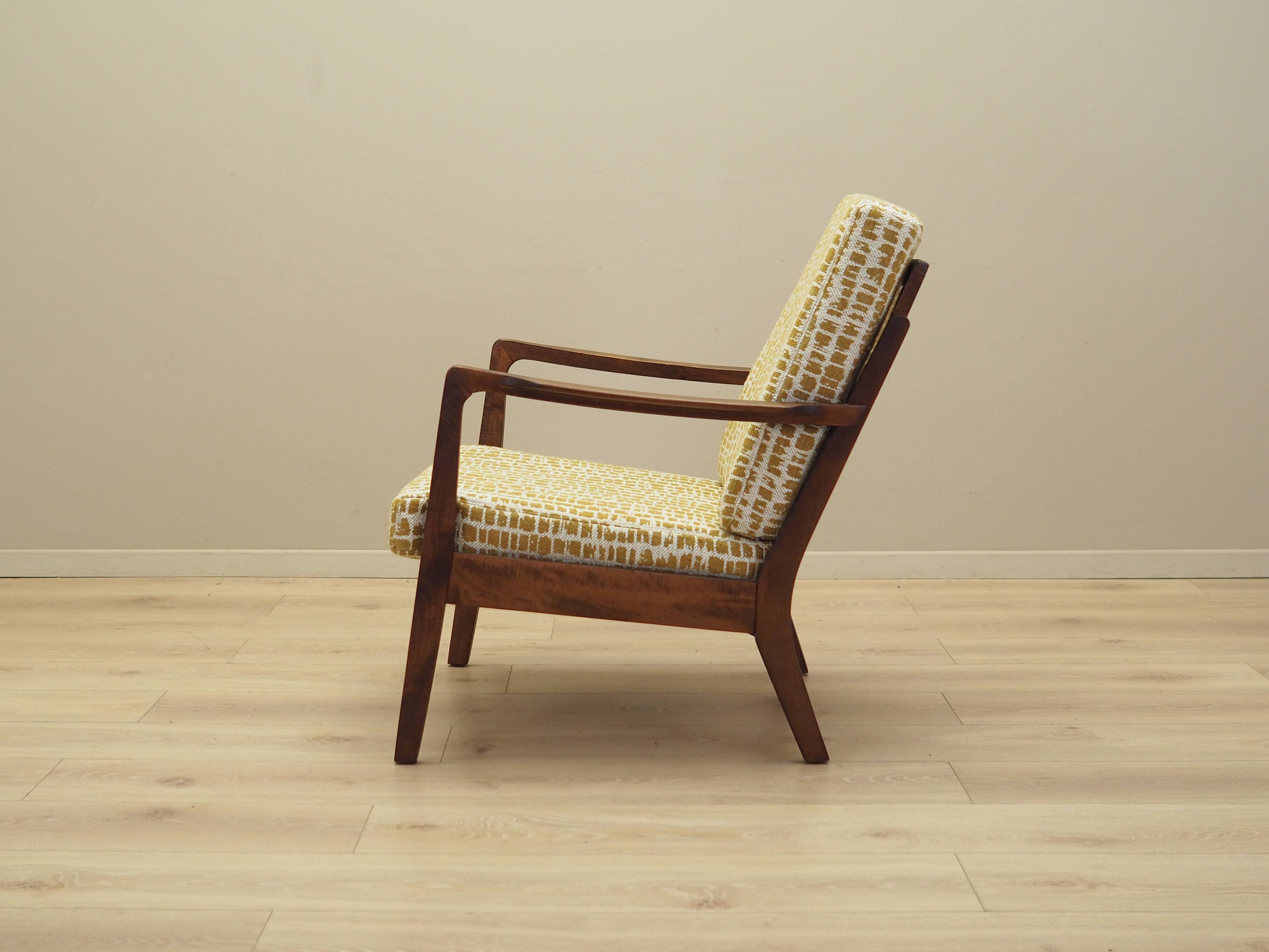 Fauteuil en hêtre, design danois, années 1970, production : Danemark