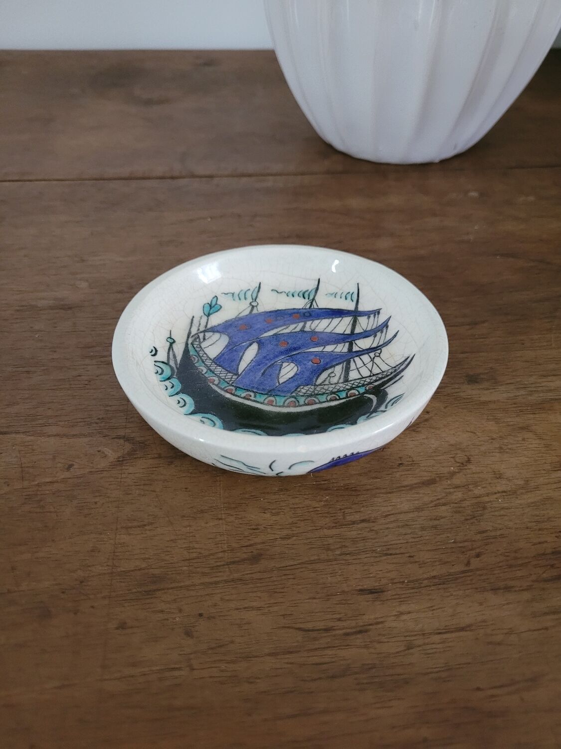 Small glazed stoneware bowl, caravel