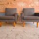 Paire de fauteuils club 70"