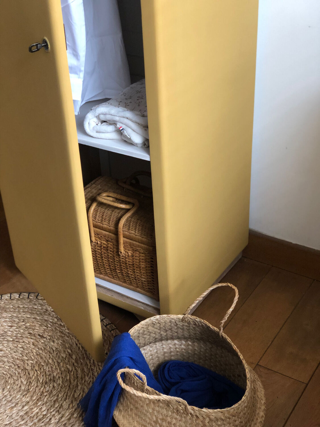 Vintage wardrobe with 1 door in Mado style