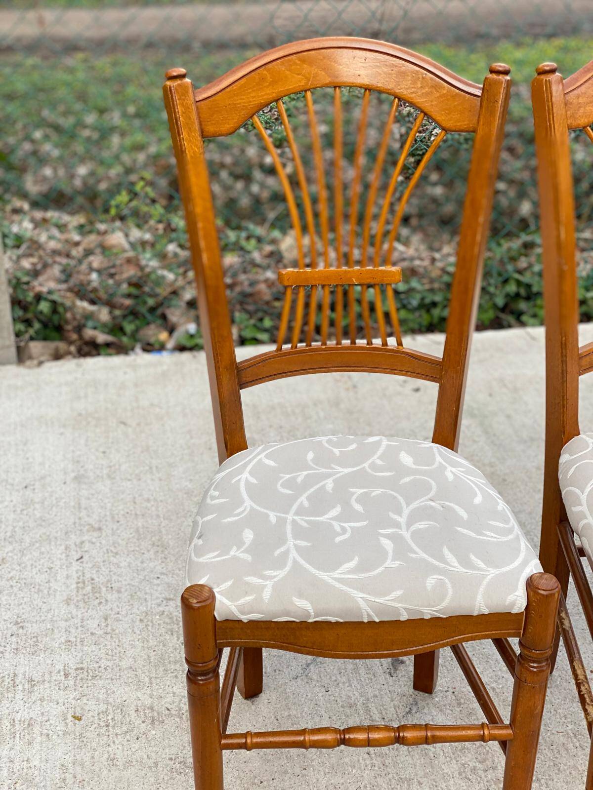 6 vintage dining room chairs in solid wood and gray fabric