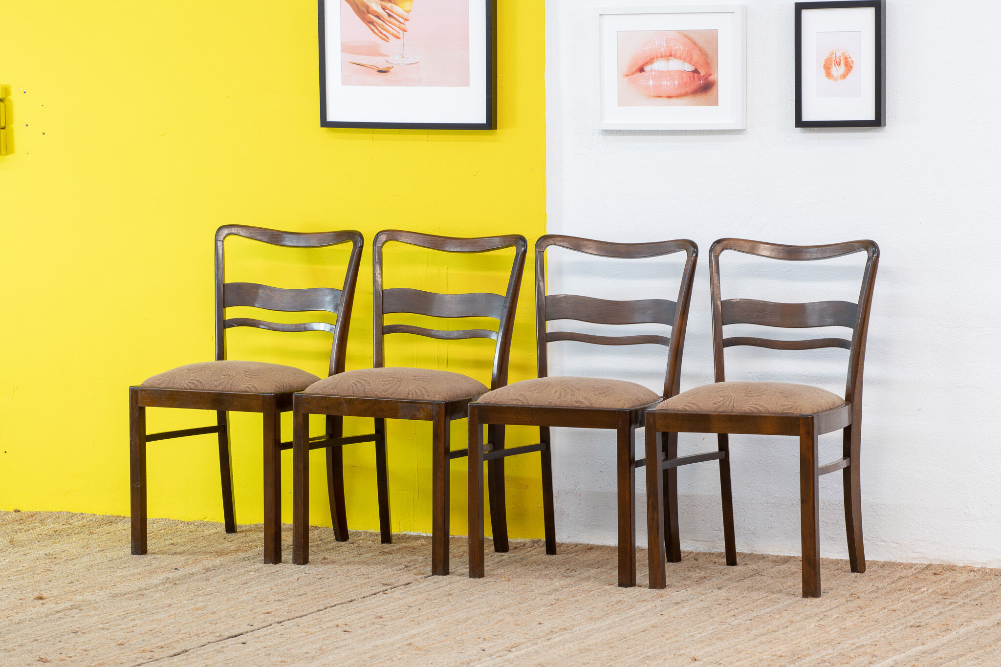 Série de 4 chaises scandinaves vintage