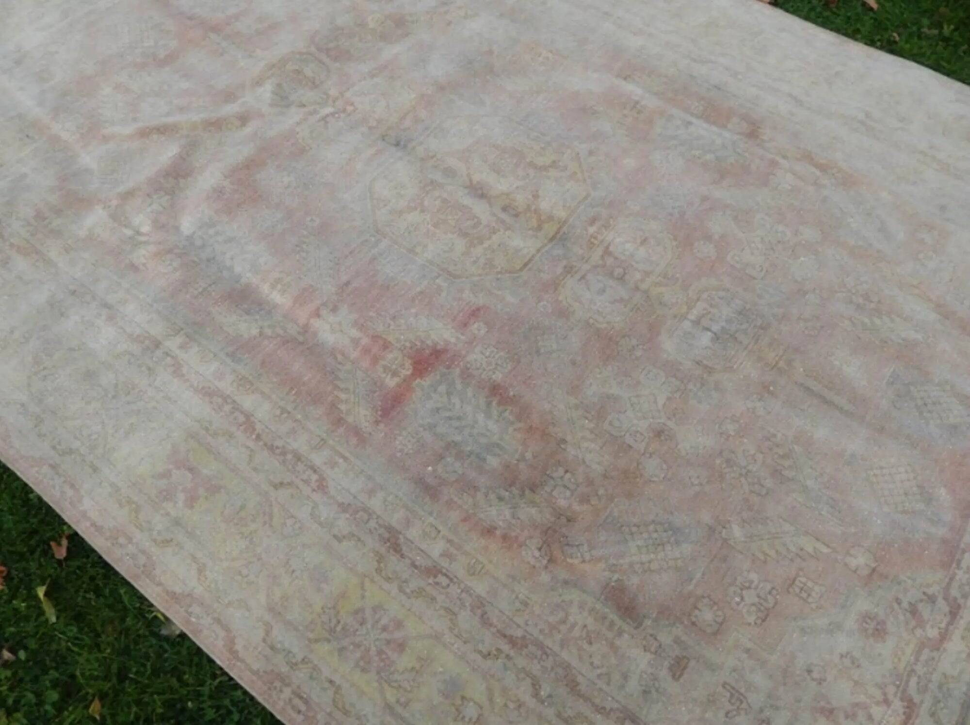 Vintage handmade Turkish rug 205x305 cm