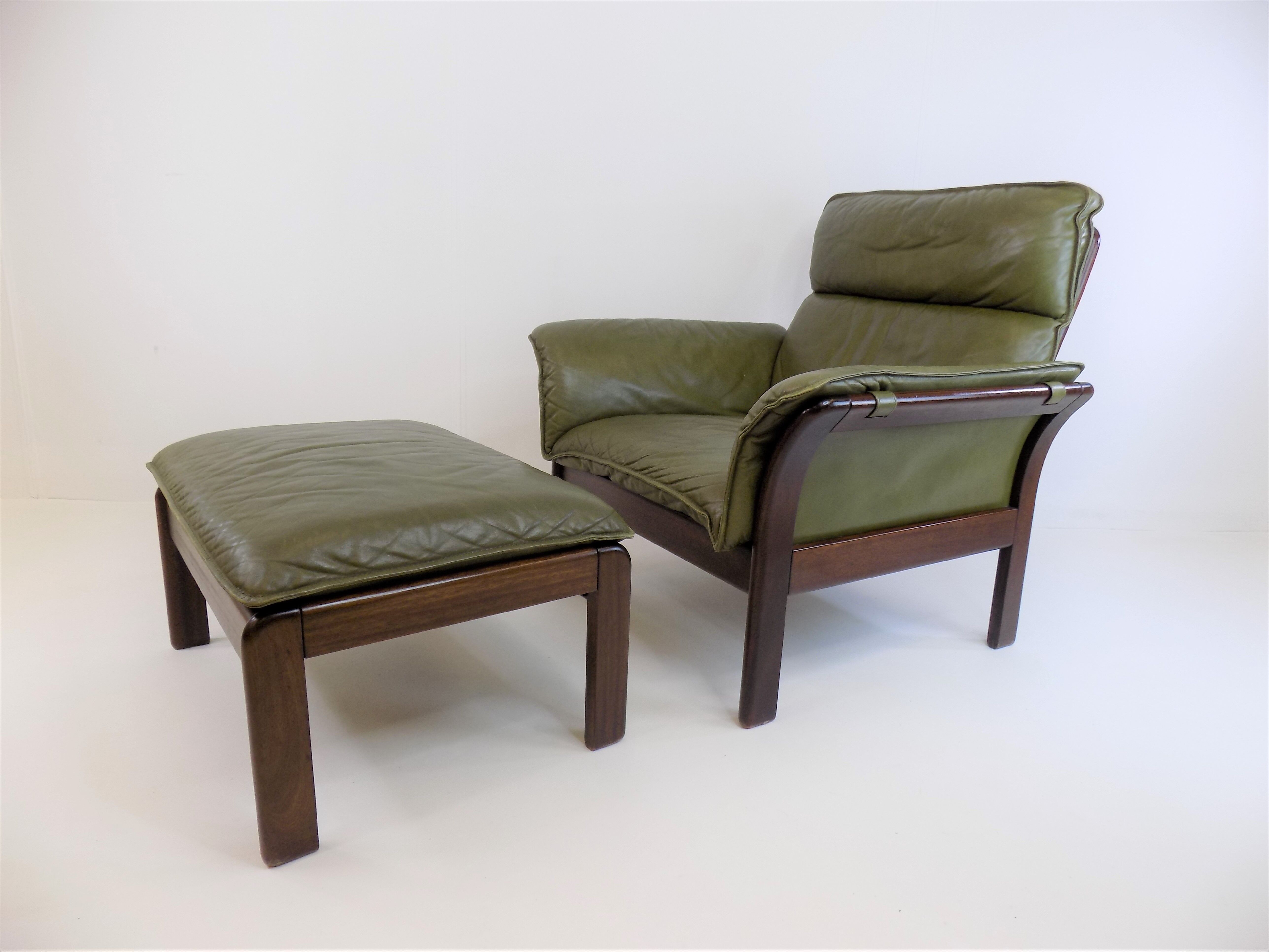 Dreipunkt International Scala leather lounge chair with ottoman