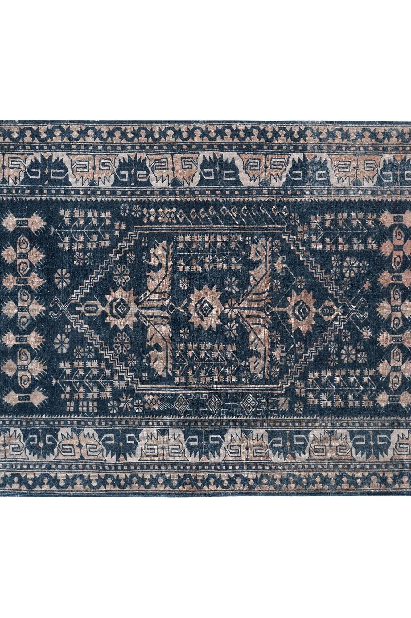 Vintage handmade Turkish rug 118x171 cm