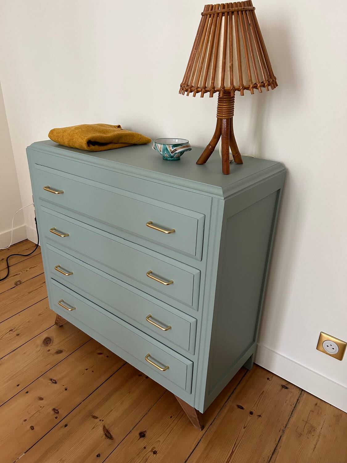 Vintage chest of drawers revisited in Almond (Resource)