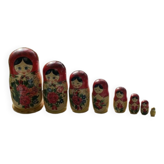 Set of 8 wooden matriochka dolls, hand painted, folkloric and vintage