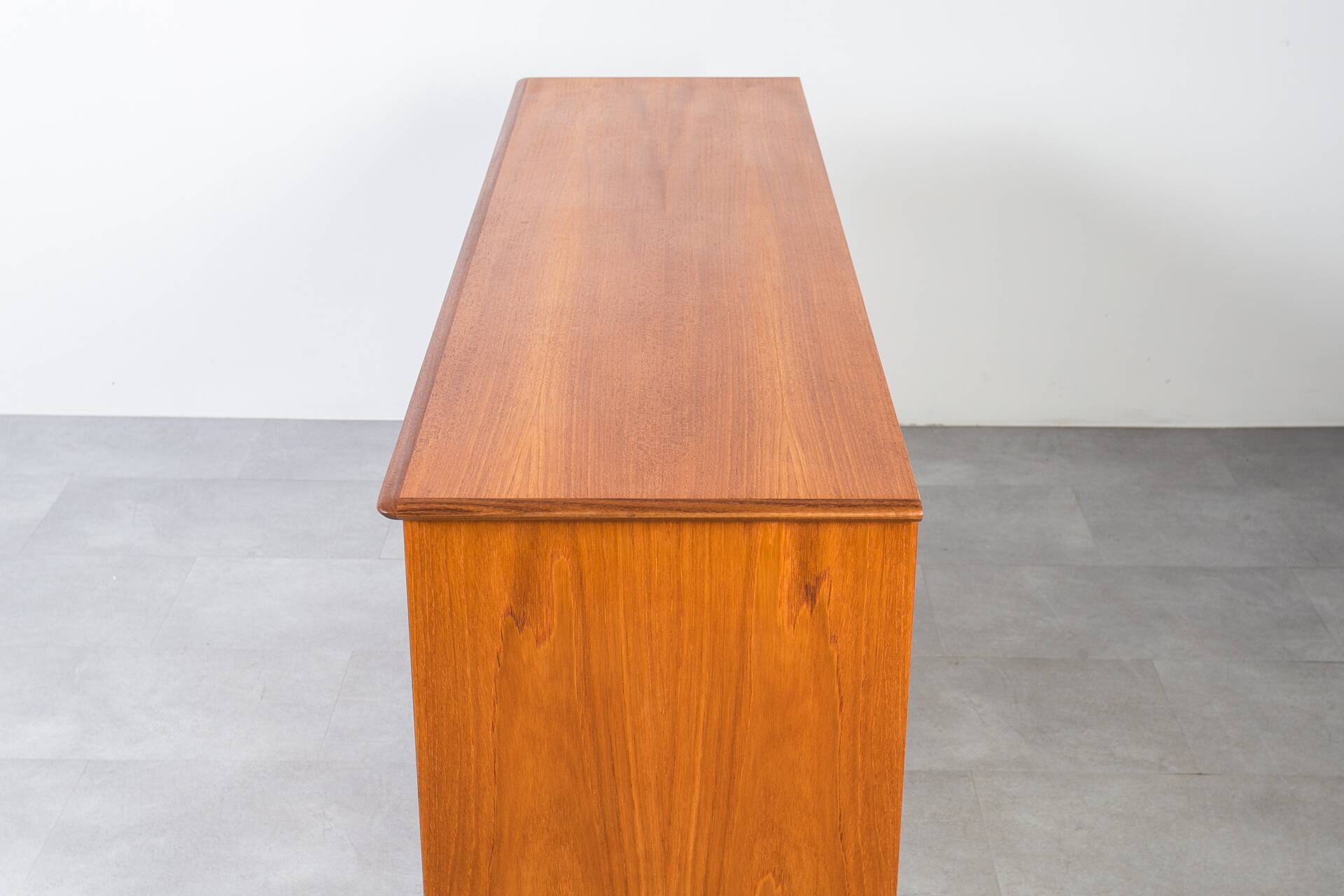 Buffet en teck du milieu du siècle par Brødrene Sørheim, Norvège, années 1960