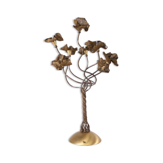 Floral lamp in brass tulle