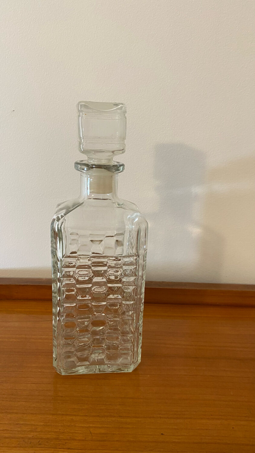 BHV PRODUCT - Vintage Glass Whisky Carafe