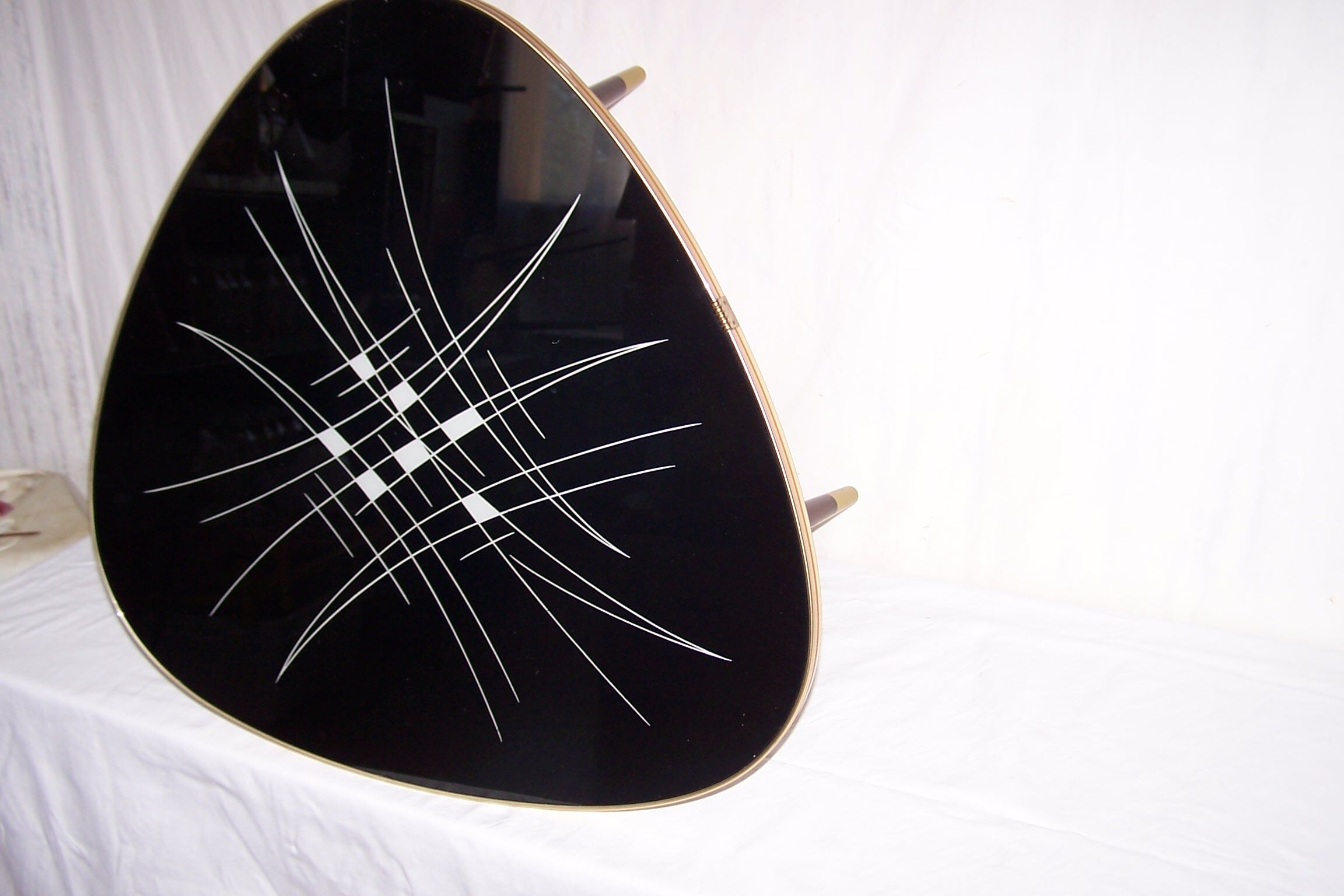 Cocktail tripod coffee table years 50