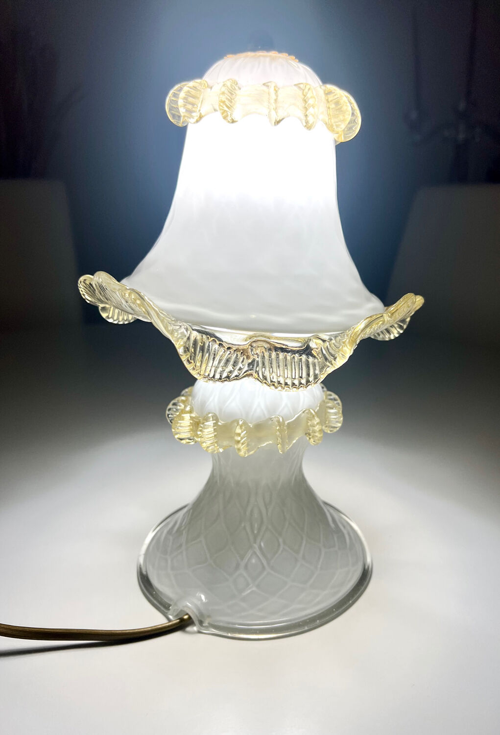 Vintage Murano glass lamp in white and amber opal – Italy, years.