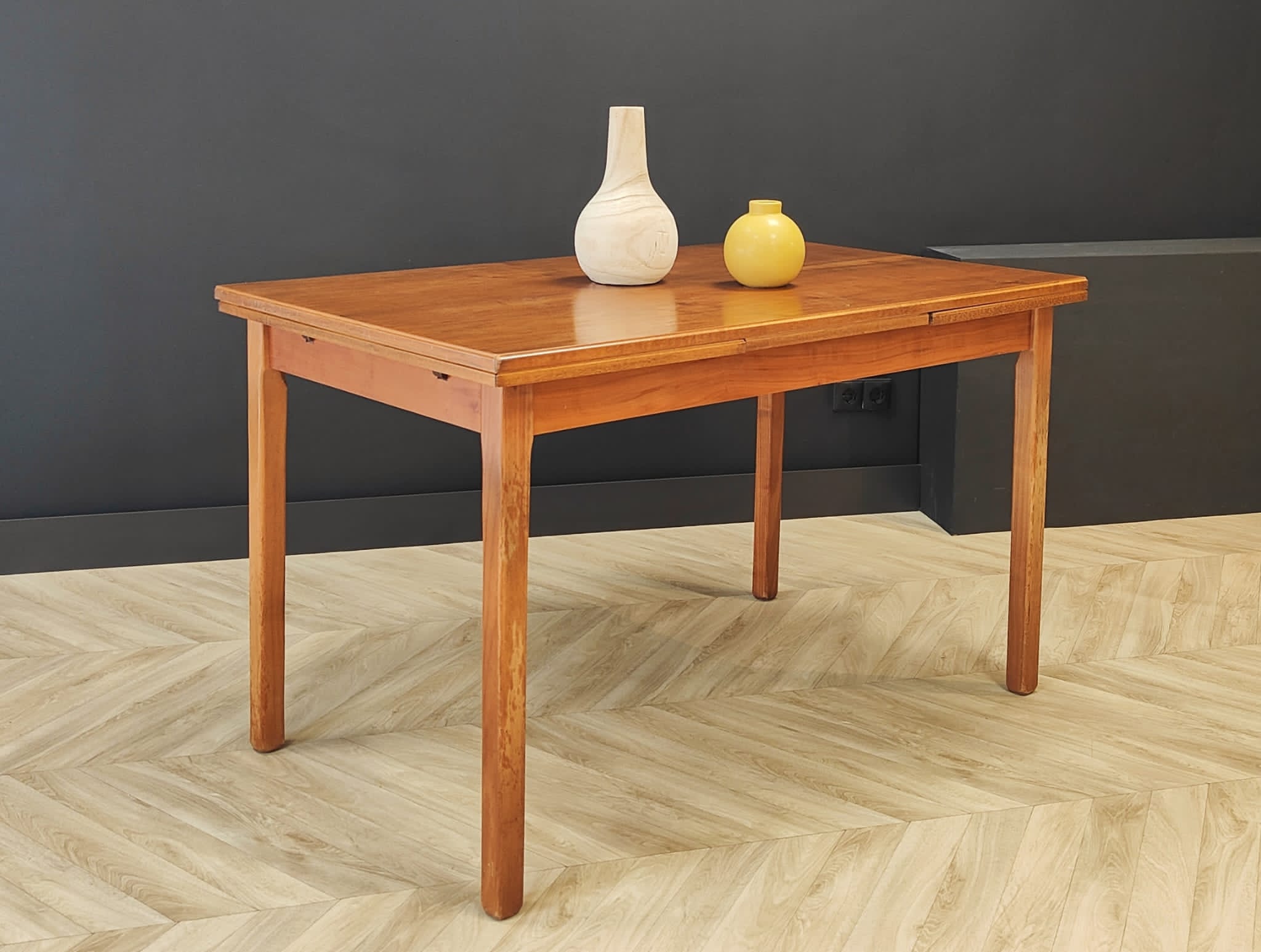 Mid century extendable dining table | vintage