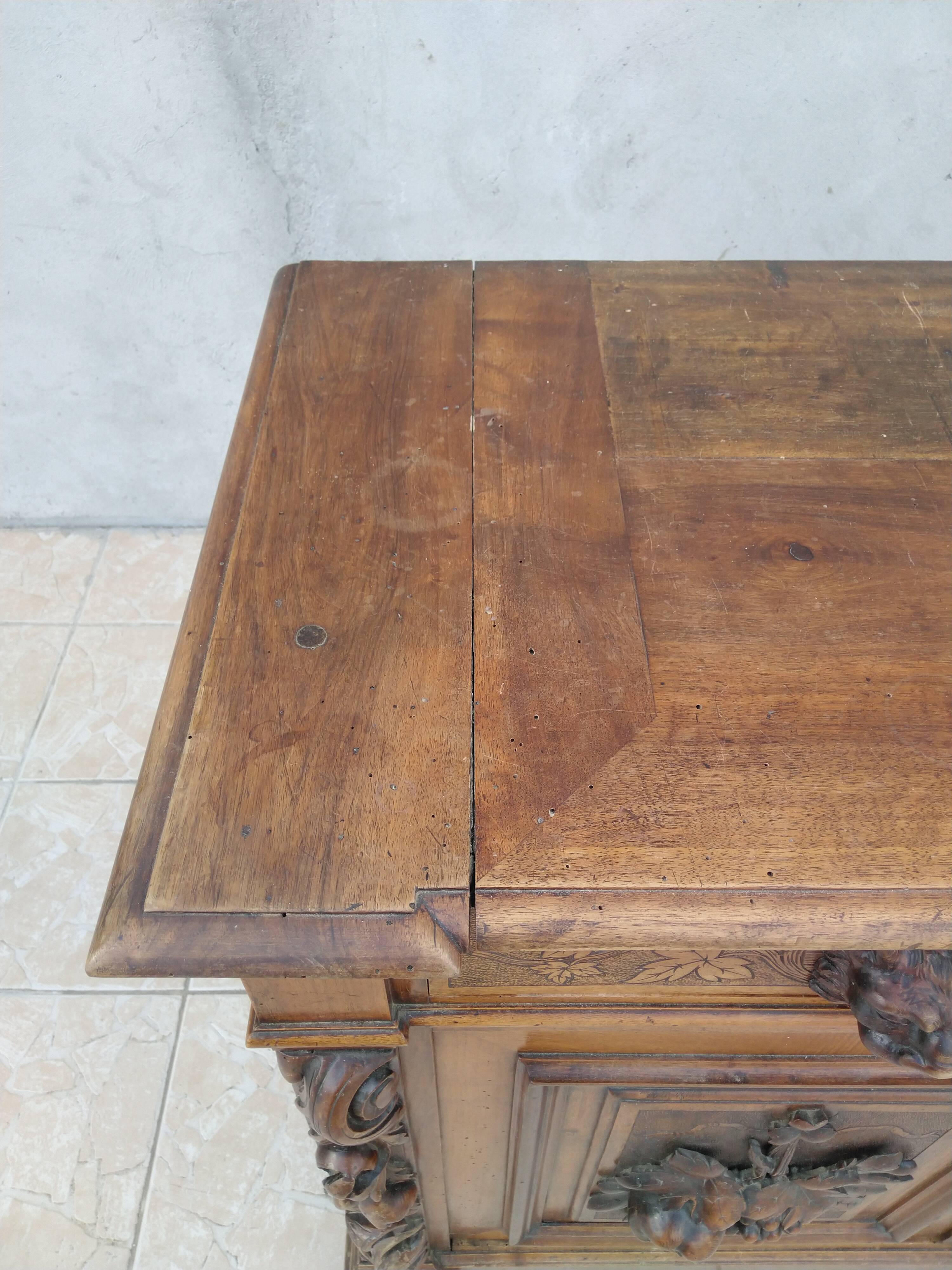 Low Renaissance style buffet in 19th century walnut