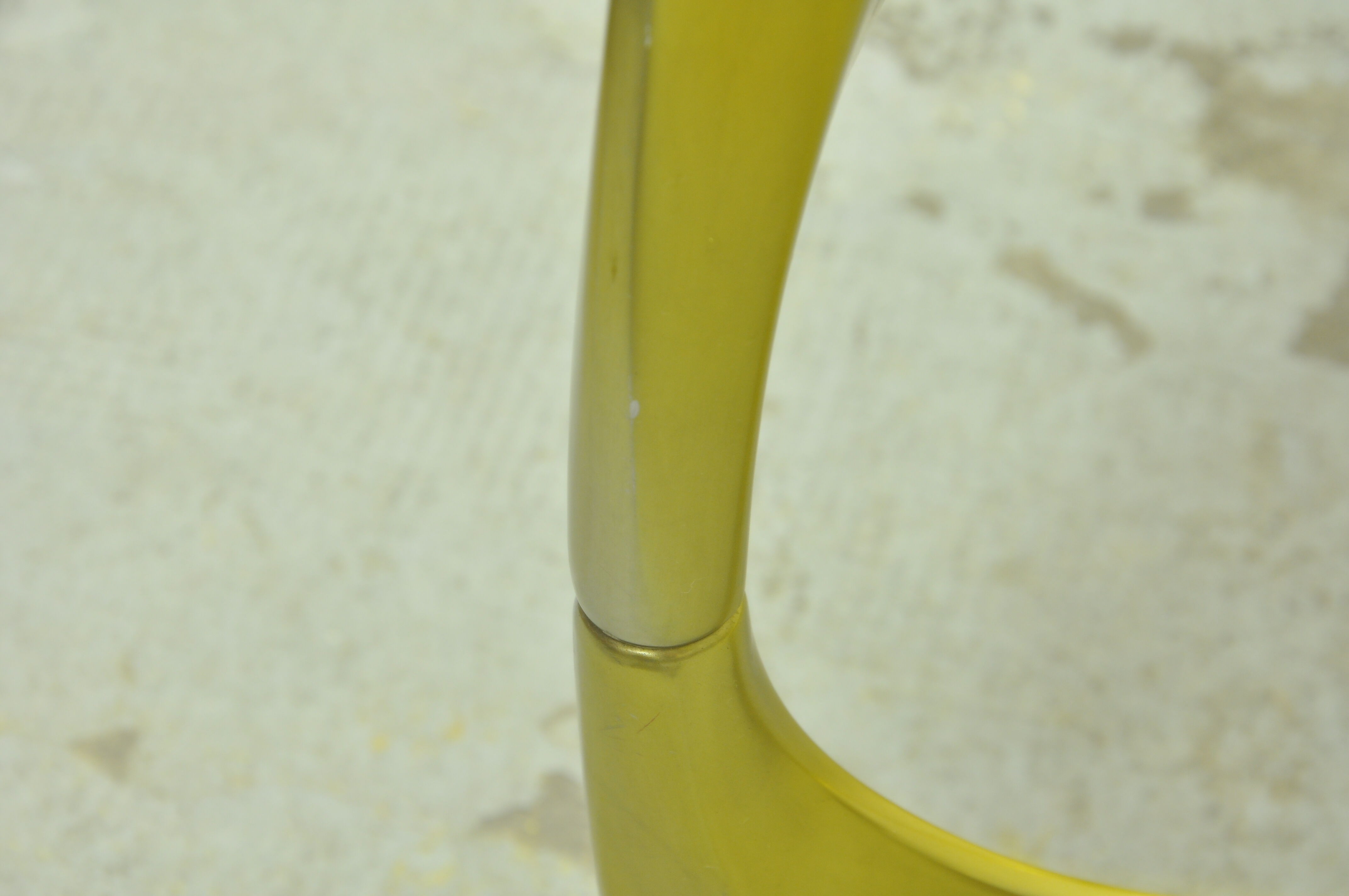 Table low Snake Knut Hesterberg