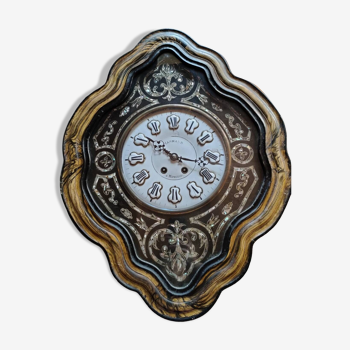 Horloge oeil de boeuf type isabellina