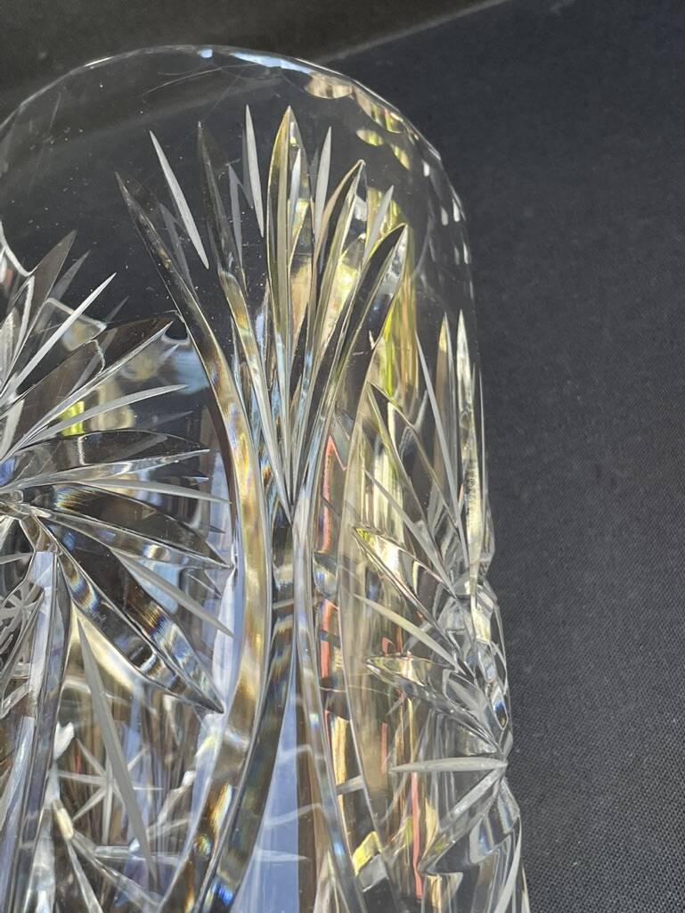 Cylindrical vase – handmade cut crystal