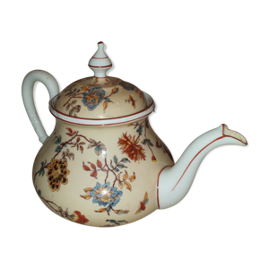 Théière ancienne en porcelaine
