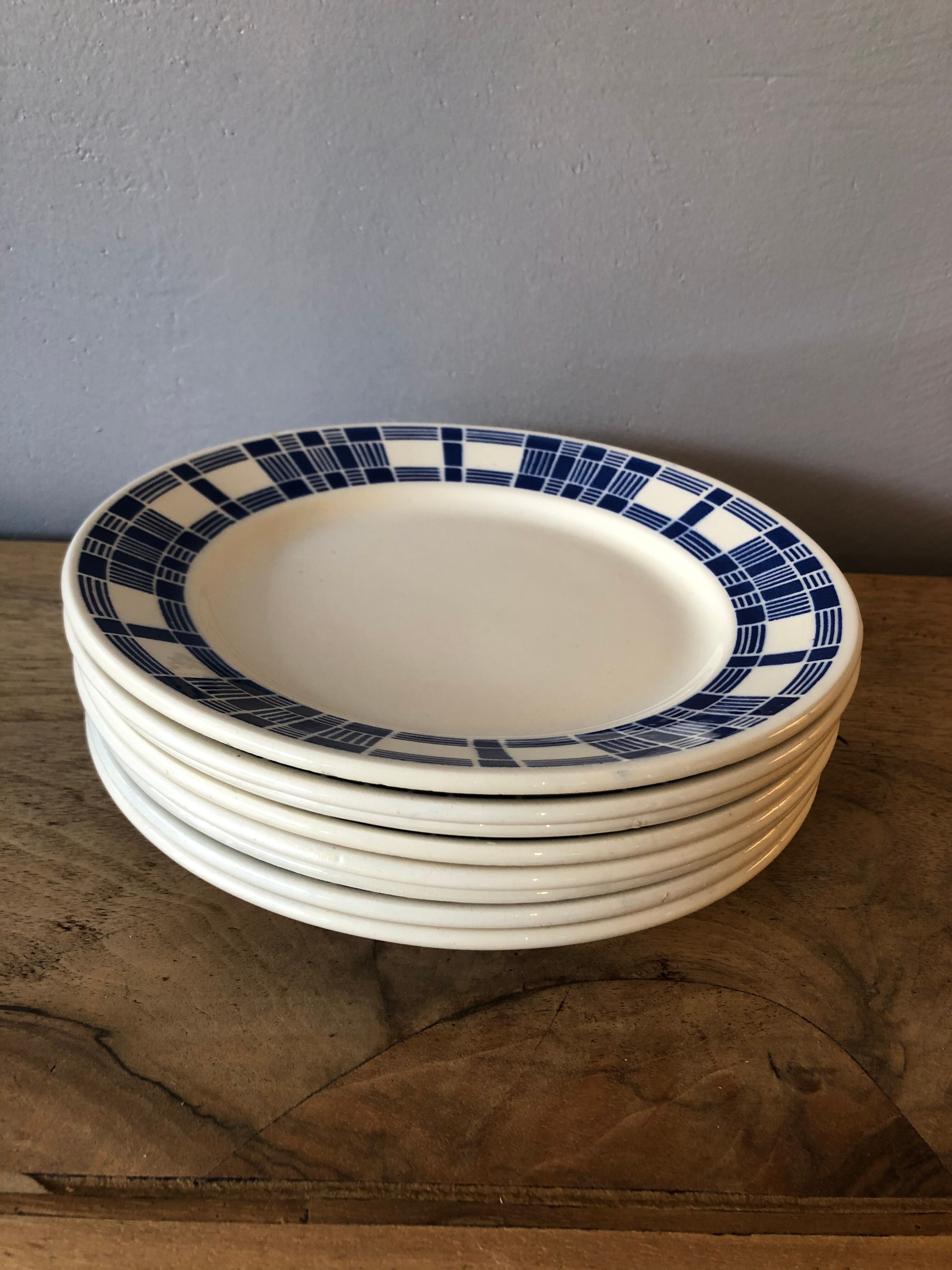 8 dessert plates made of antique earthenware