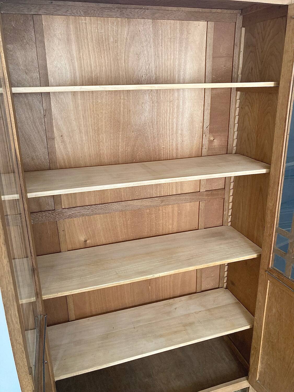 Armoire parisienne