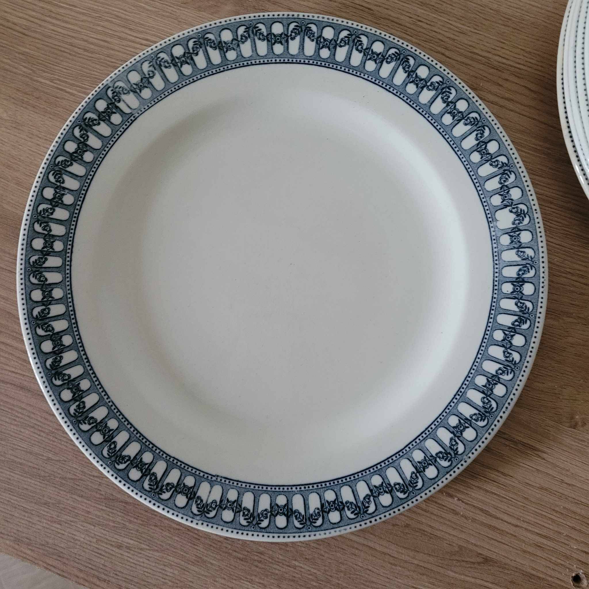 Set of 6 Terre de Fer plates from Sermaize