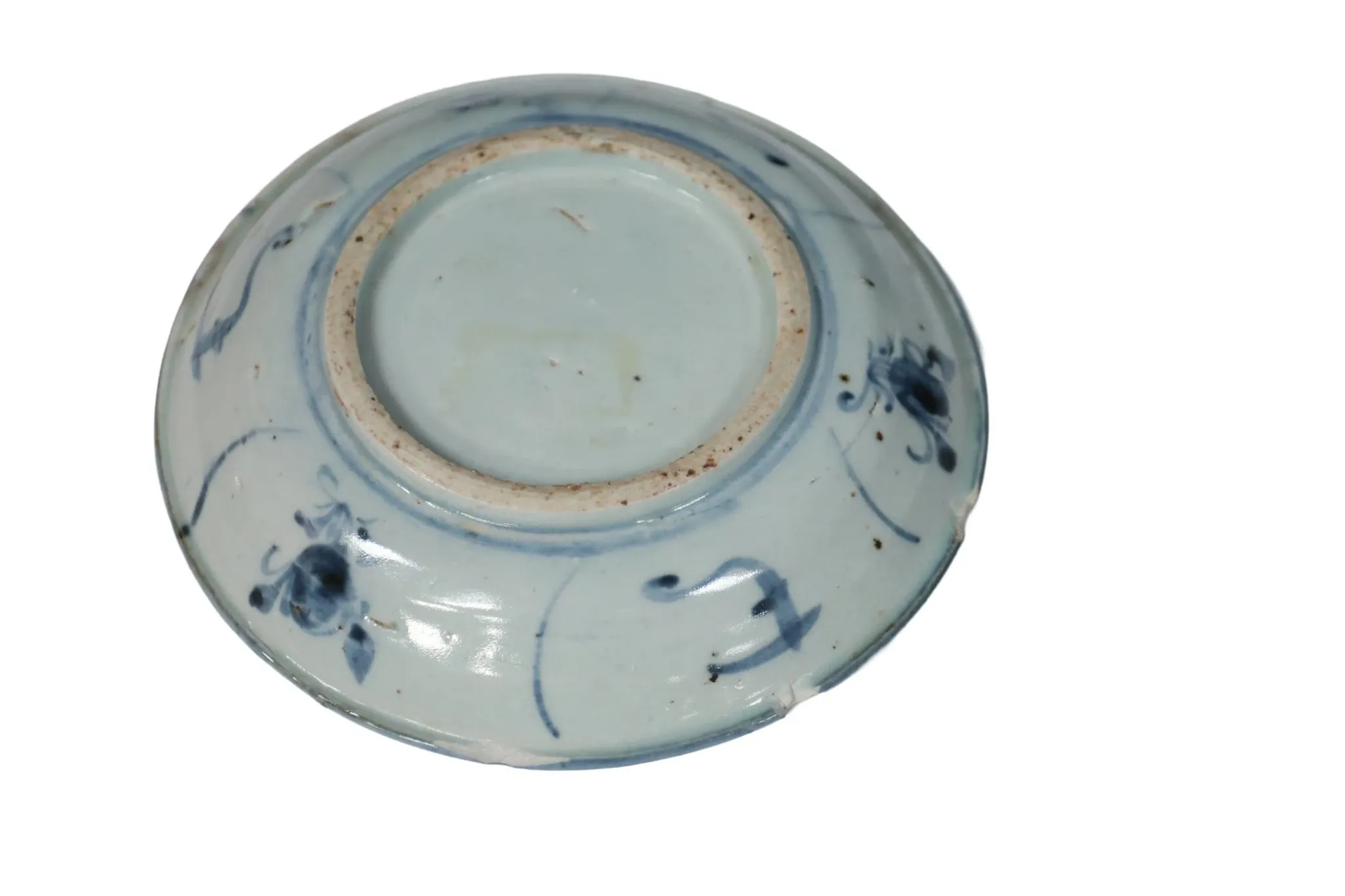 Chinese blue and white dish with spiral lotus decoration – Fujian, c.1800