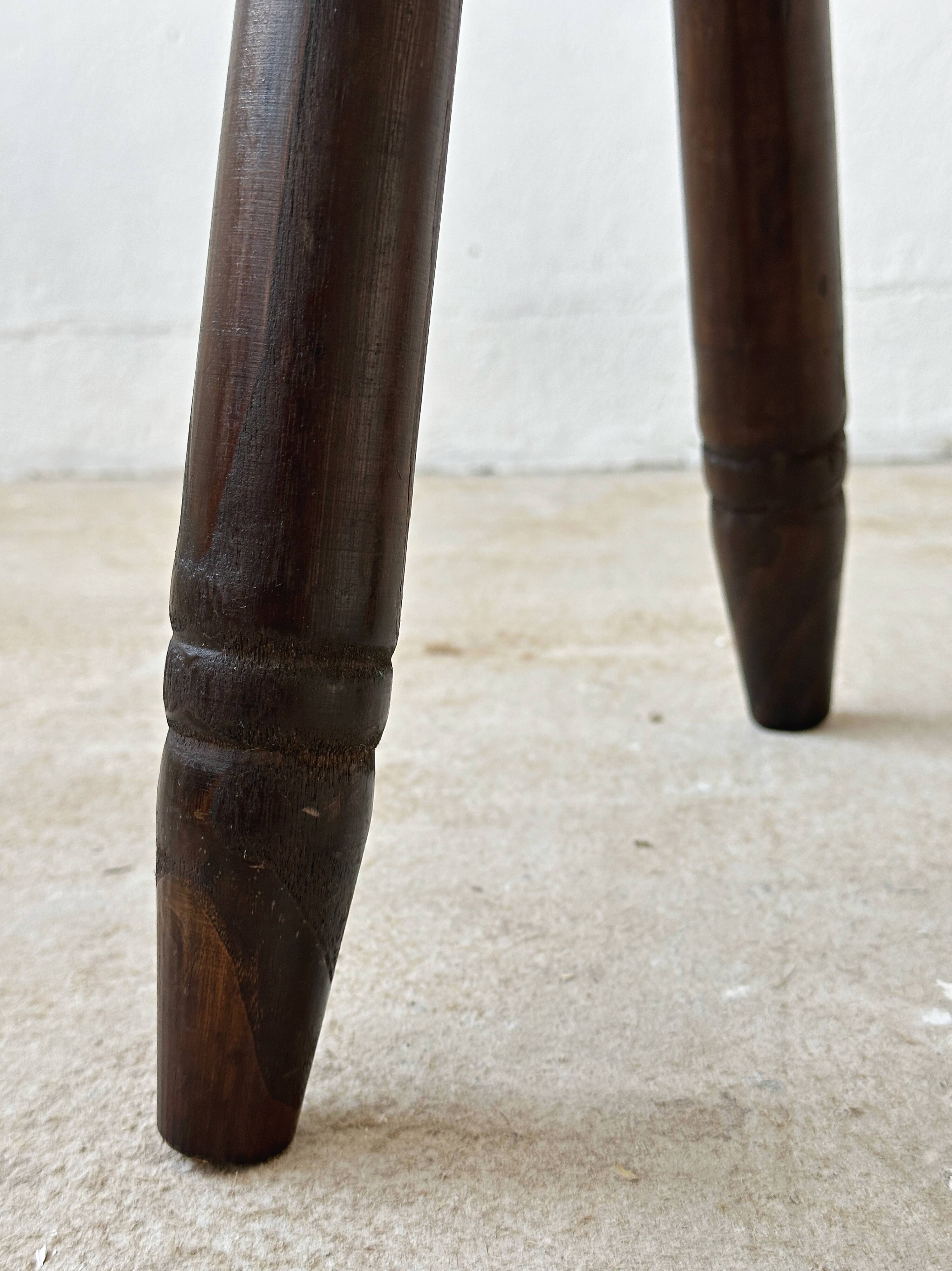 tabouret tripode ancien
