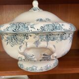 Vintage iron earth tureen