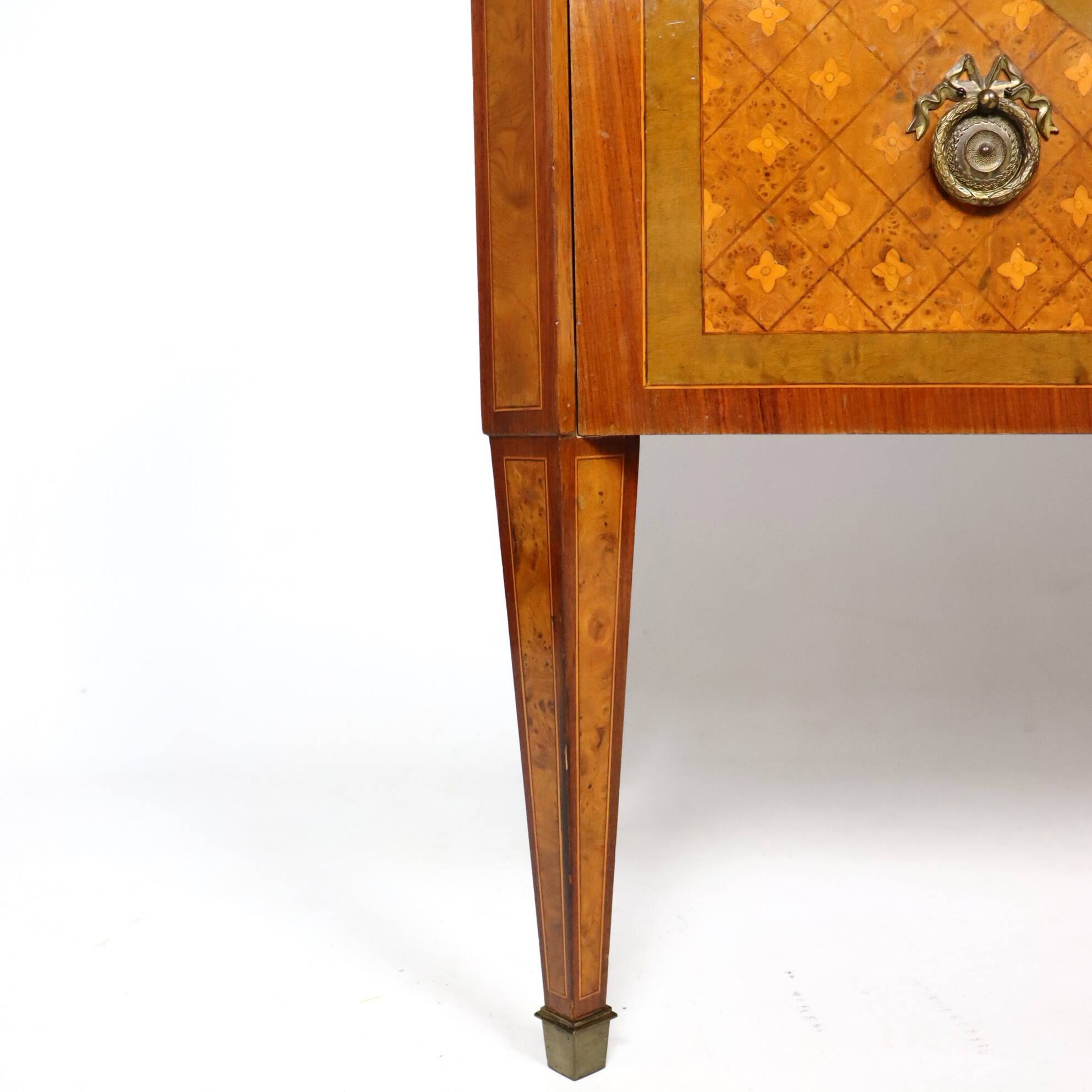 Commode de style Gustavien